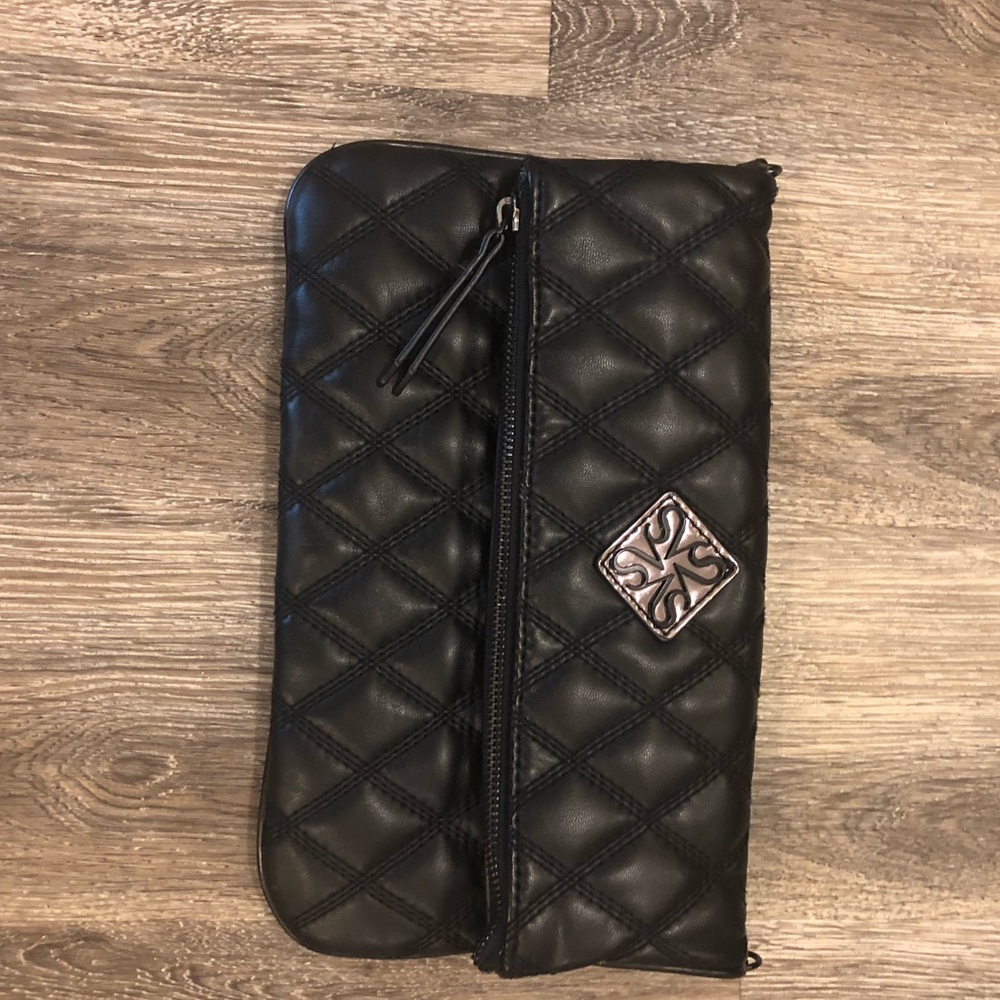 Simply Vera Vera  Wang Black Clutch